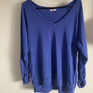 TNA/ ARITZIA- long sleeve v-neck shirt